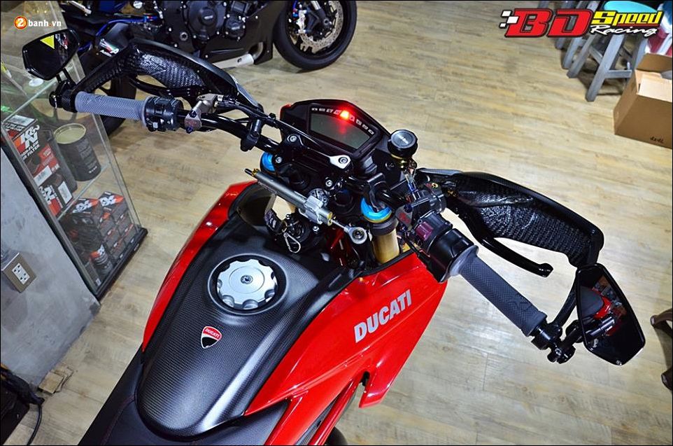 Ducati Hypermotard 821 do Vua duong pho trong trang bi hang sang - 7
