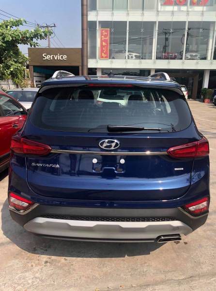 Hyundai Santafe 2019 Da Nang, Co san giao ngay, Qua Tang hap dan, Ho tro Grab - Vay 80% gia tri xe. Lien he: 0905.59.89.59