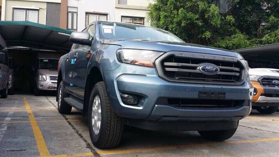 Ford Ranger XLS AT 2019 Sieu hot Du mau giao ngay Gia Khuyen mai lon . Lh 0827707007