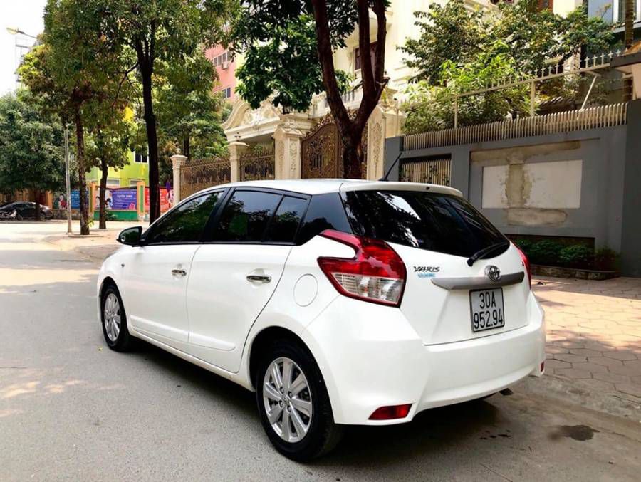 Toyota Yaris E 1.3AT sx 2014 cuc chat, full so bao duong hang