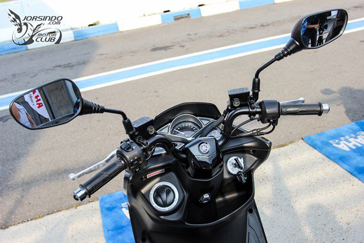 Yamaha ra mat SMax 155 ABS gia 80 trieu "dau" Honda PCX-Hinh-4