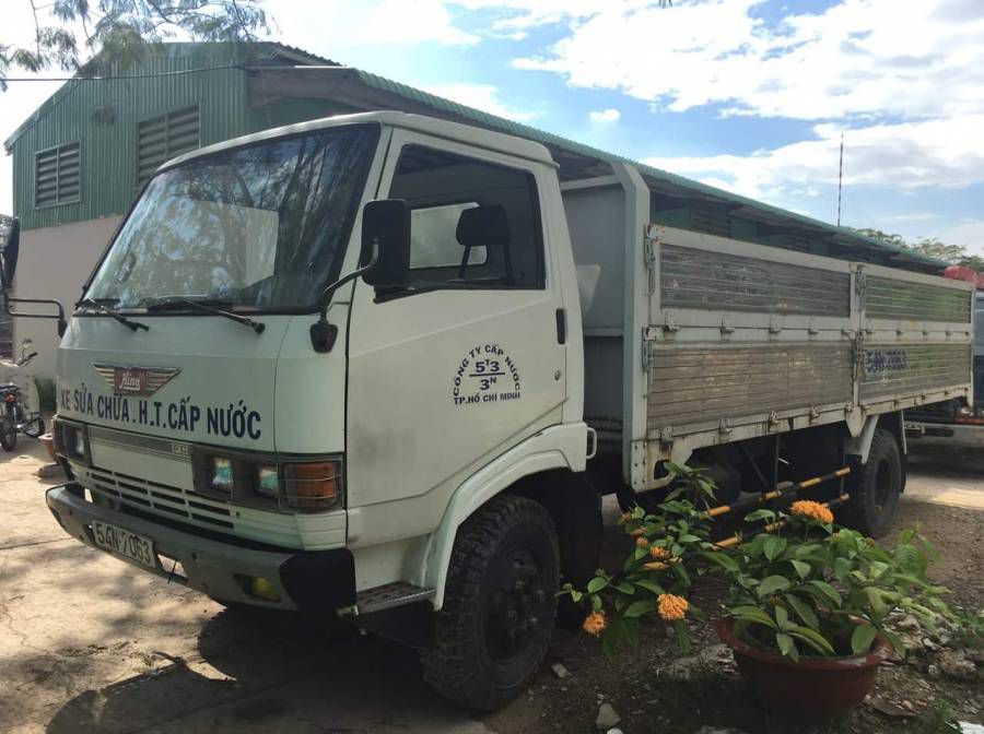 Bán xe Hino tải thùng đời 1998 cũ tại TP Hồ Chí Minh