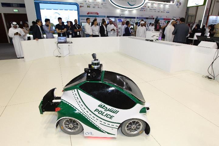 Xe robot, moto bay cho canh sat Dubai sap thanh hien thuc hinh anh 6