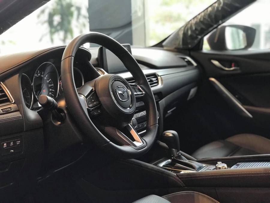 MAZDA 6 2.0 PREMIUM -MAZDA THAI BINH UU DAI LEN TOI 50 TRIEU,PHU KIEN CHINH HANG,DU MAU GIAO XE NGAY HOTLINE:0915.773.663