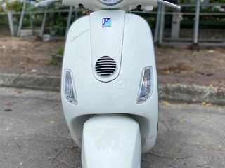 Piaggio Vespa 125cc trắng. xe đẹp chạy ít mới 90%