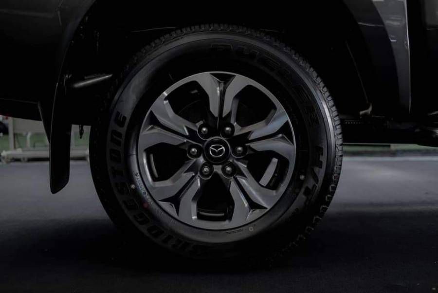 Ban Mazda BT-50 2.2 AT 4x2 (So tu dong 1 cau) 2019 nhap khau nguyen chiec - Uu dai cuc khung khi goi ngay hotline 0931.04.0919 Mazda khu vuc mien Tay.