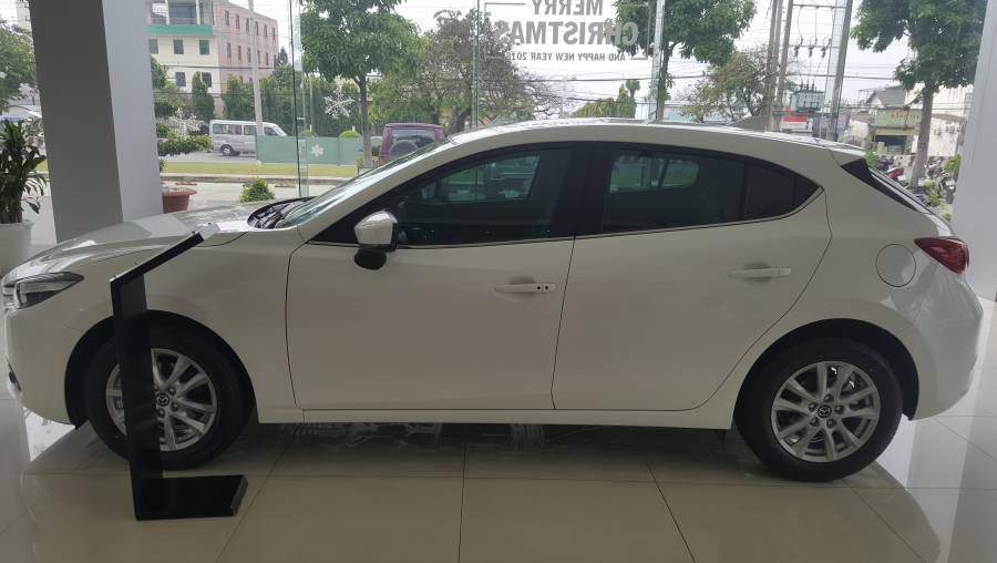 Ban Mazda 3 Hatchback Face Lift 2019 moi Binh Duong
