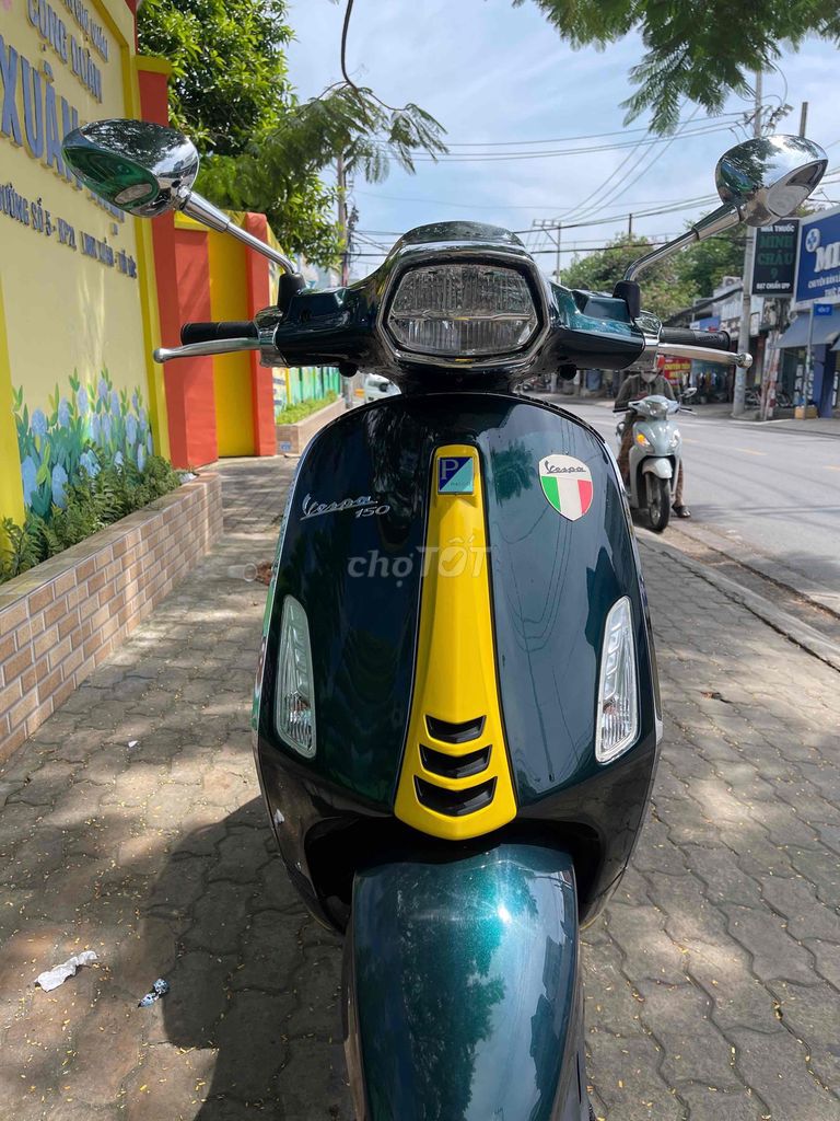 Vespa sprint bstp chính chủ kí ra tên sài gòn 2 tr