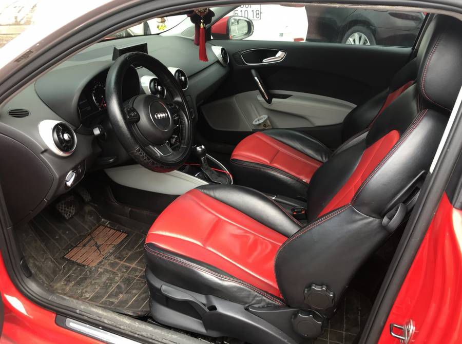 Chinh chu ban Audi A1 do noi that do, hai cua, 4 cho, xe dang ky lan dau 2013