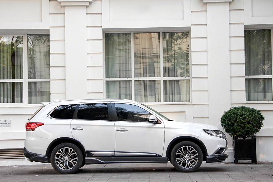 Ban Mitsubishi Outlander 2.0CVT 2019 moi Da Nang