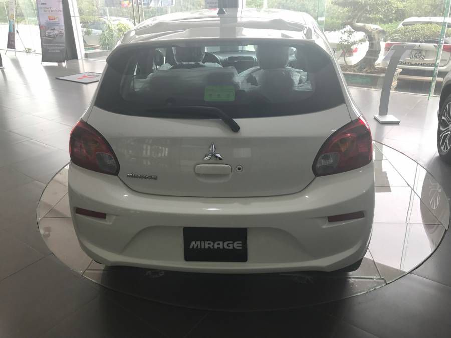 Sieu khuyen mai 50 trieu duy nhat trong thang 6, Mitsubishi Mirage giao xe ngay duy nhat tai Ha Noi goi ngay Hotline : 0966335899 de nhan bao gia uu dai nhat!