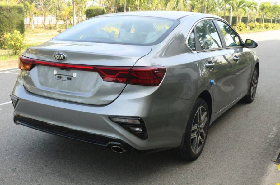 Kia Cerato Deluxe 2019-giam gia tien mat/tang bao hiem than xe-Lien he PKD Kia Bien Hoa 0933293303