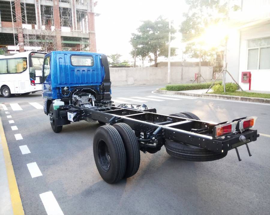 Xe tai MITSUBISHI 1.9 tan - 2019 | Thung Kin | Ho tro tra gop