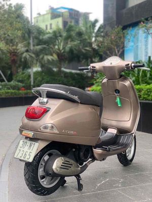 Vespa Lx 125 việt 2011 màu hót xe đẹp máy zin chât