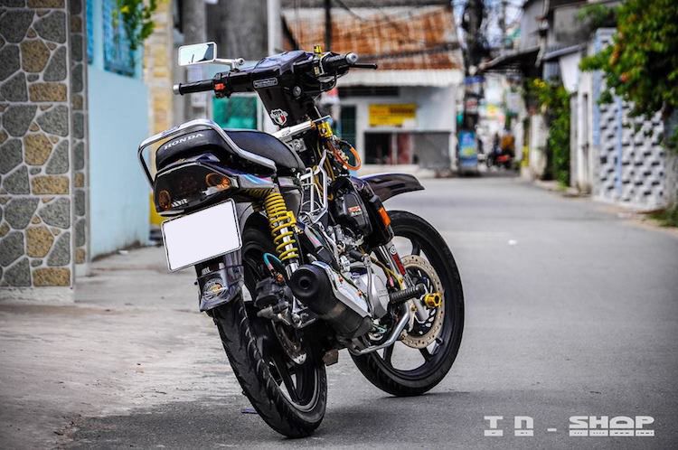 Honda Dream Thai "kieng” dam chat choi cua biker Viet-Hinh-9