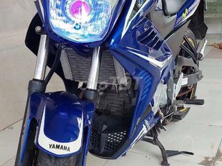 Moto Yamaha FZ150i xanh dương dũng sĩ siêu nhơn