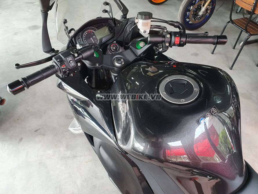 Can ban Kawasaki Z1000SX 2015 Den o TPHCM gia 255tr MSP #1028137