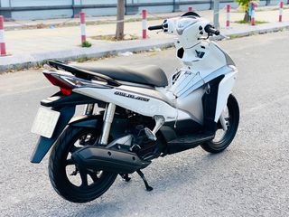 HONDA AIR BLADE 110 Fi TRẮNG BIỂN HÀ NỘI 29B1 5 SỐ