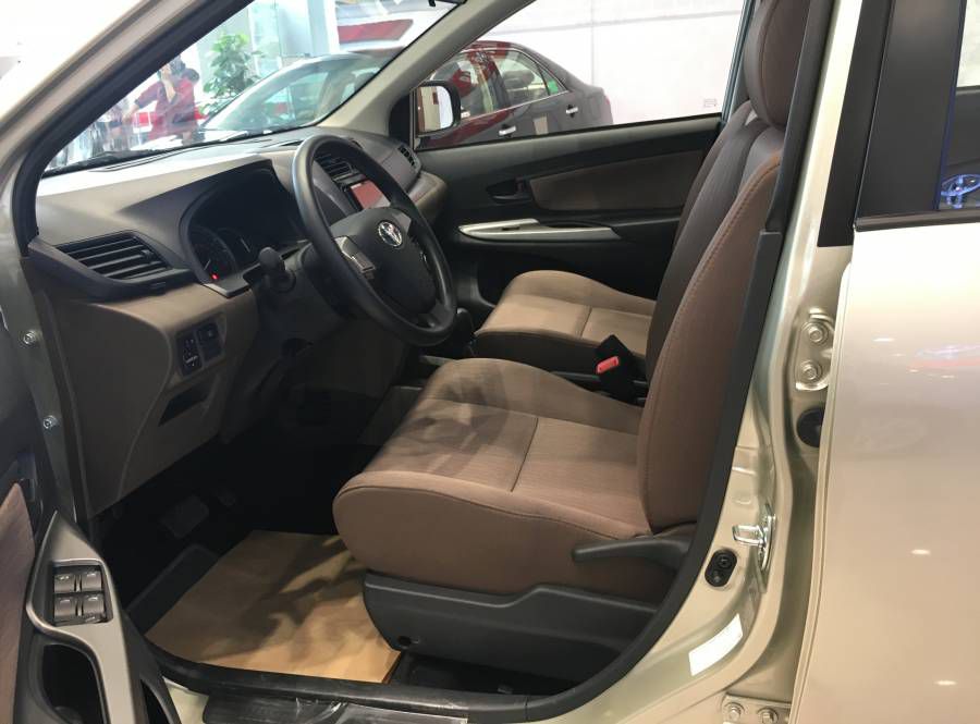 Ban Toyota Avanza 1.5AT 2019 moi co xe giao ngay, 0975773465