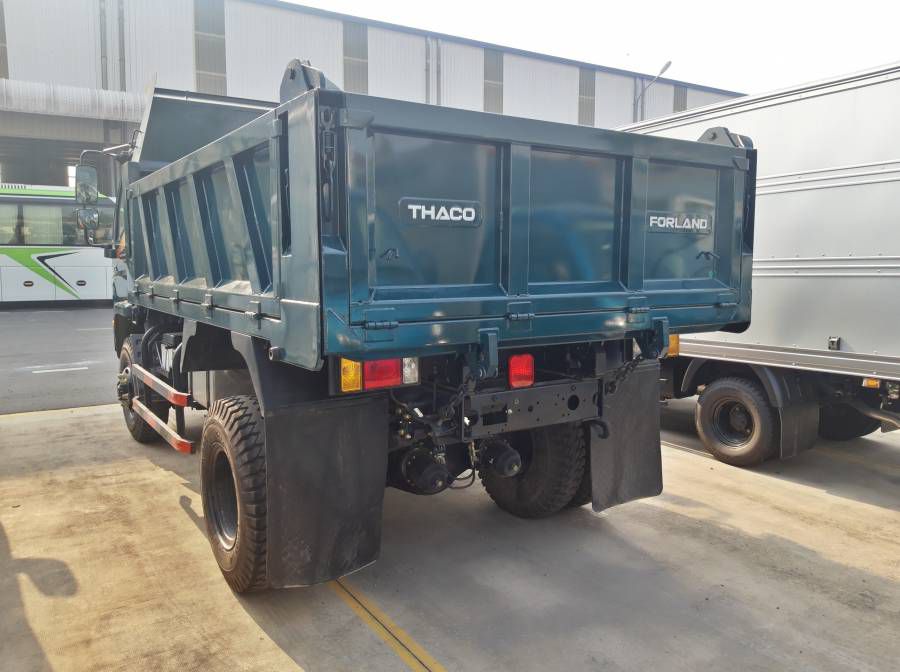 xe ben 5 tan THACO / dong co FAW / thung 4,1 khoi / LH 0938 808 946