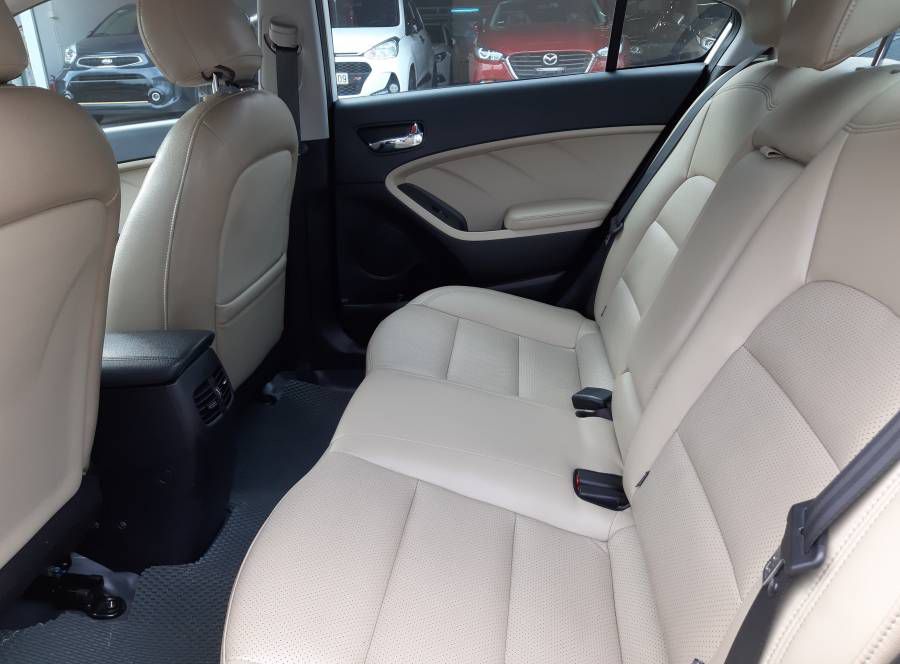Ban Kia Cerato 1.6AT 2017 - So tu dong