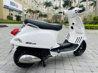 Piaggio VESPA S Đèn Vuông MÀU TRẮNG SỮA XE ĐẸP