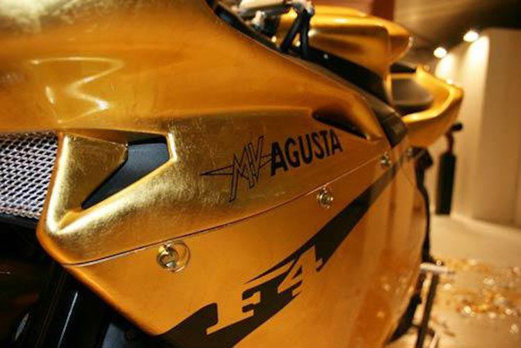 “Phat sot” voi sieu moto MV Agusta boc vang gia 2,7 ty-Hinh-4