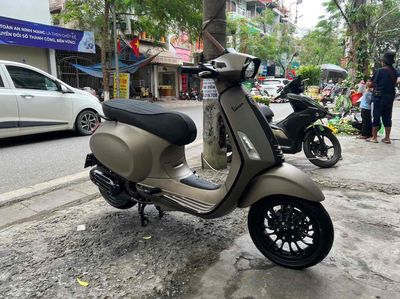 Vespa Sprint 2019 ABS IGET vàng cát bao sang tên