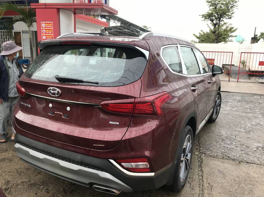 Hyundai Santafe 2019 Da Nang, Co san giao ngay, Qua Tang hap dan, Ho tro Grab - Vay 80% gia tri xe. Lien he: 0905.59.89.59