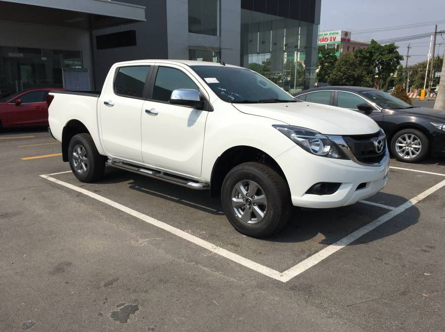 Ban Mazda BT-50 BT50 2.2 MT 4WD FL - Uu dai toi 35 trieu