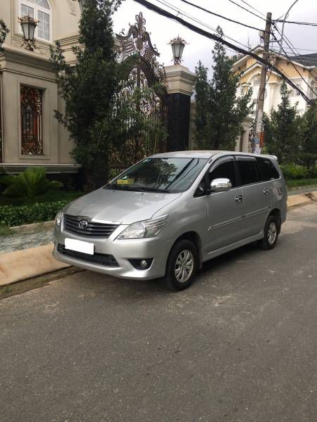 Ban Toyota Innova cuoi 2012 2.0E so san xe gia dinh chinh chu khong kinh doanh Ho Chi Minh