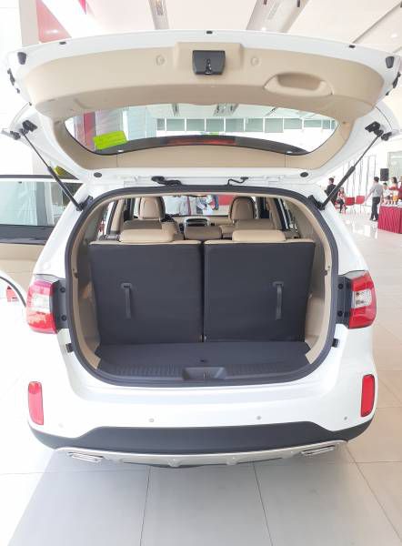 Kia Sorento 7 cho fullsize, sang trong dang cap, co xe giao ngay, goi ngay de co gia tot nhat