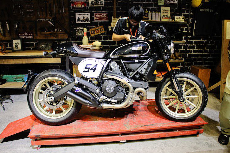 "Ca phe Y" Ducati Scrambler Cafe Racer gia 431 trieu dong-Hinh-5