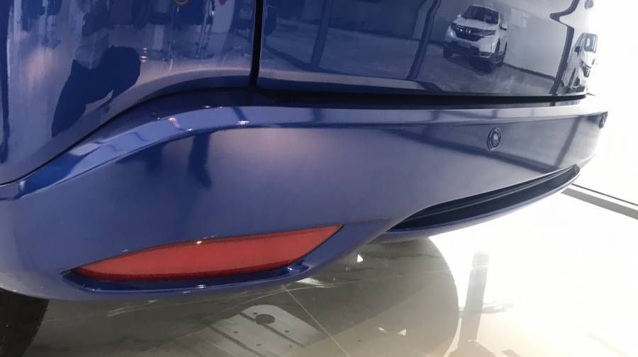 HONDA HRV NHAP THAI MAU TRANG 100% GOP 250TR GIAO XE NGAY KHUYEN MAI KHUNG