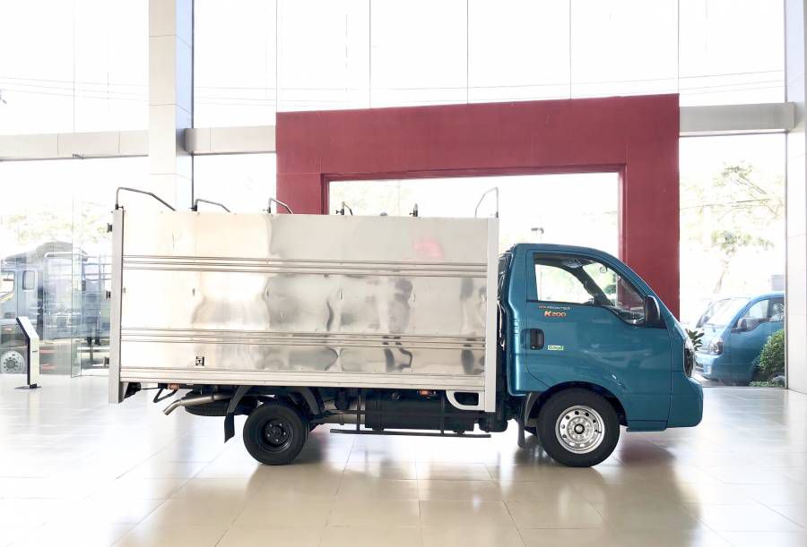 Gia xe tai kia k200 doi moi 2019 tai trong 1t9, dong co hyundai nhap khau