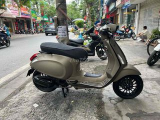 Vespa Sprint 2019 ABS IGET vàng cát bao sang tên