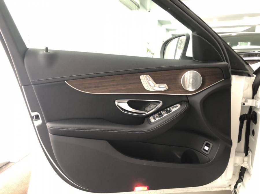 Ban Mercedes-Benz C200 exclusive 2019 Ho Tro Tra Gop Dang Ky Lai Thu Tai Nha