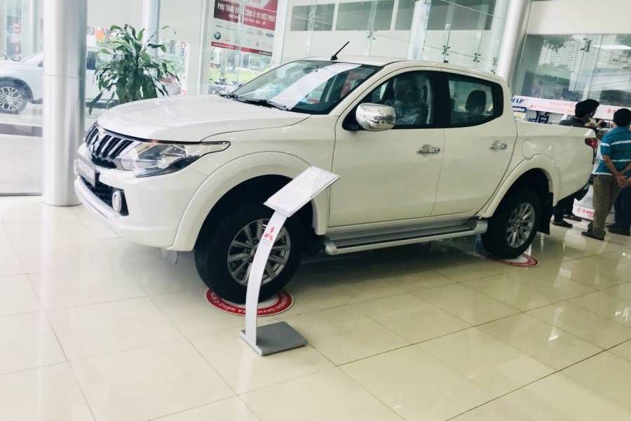 Giao xe ngay duy nhat tai Da Nang chi voi 555.5 trieu Mitsubishi triton, LH : 0974 064 605