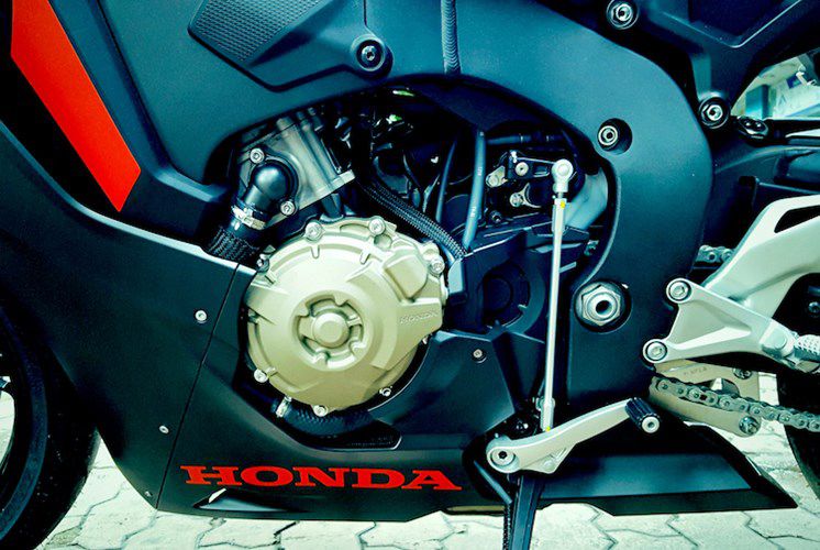 Sieu moto Honda CBR1000RR 2017 gia gan 1 ty dong tai VN-Hinh-9