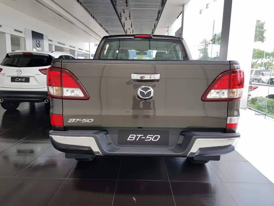 Ban Mazda BT-50 2.2 AT 4x2 (So tu dong 1 cau) 2019 nhap khau nguyen chiec - Uu dai cuc khung khi goi ngay hotline 0931.04.0919 Mazda khu vuc mien Tay.