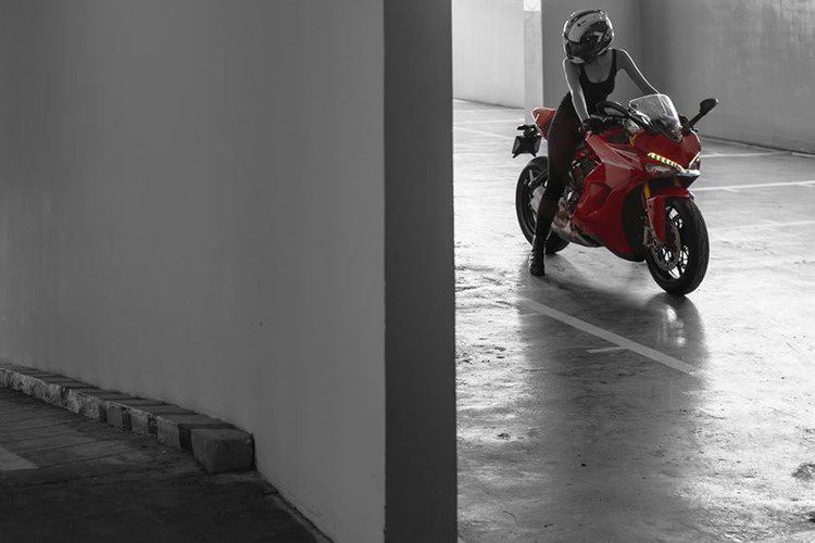 Chan dai cam lai Ducati SuperSport dau tien tai Viet Nam-Hinh-16