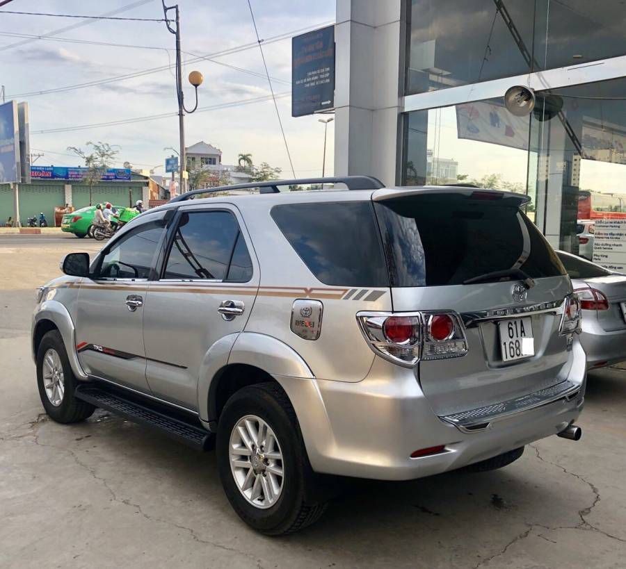Ban Toyota Fortuner 2.5G 2014, so san, may dau, len full do choi, bao hanh hang