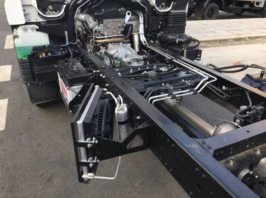 Xe tai 2.1 tan Mitsubishi Fuso Canter 4.99 - Mui bat - Xanh duong - Linh kien Nhat Ban