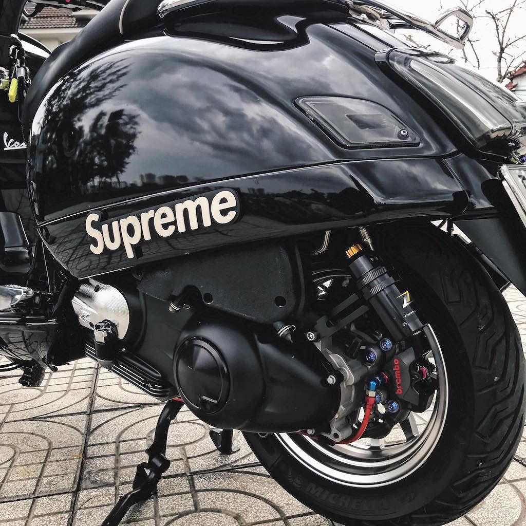 Rơi vào tay biker Việt, Vespa GTS 300 thêm đẳng cấp với loạt đồ chơi “hàng hiệu“ ảnh 4