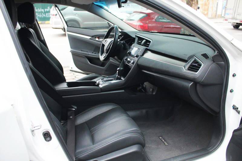 Ban Honda Civic 1.8G AT 2018 cu Ha Noi
