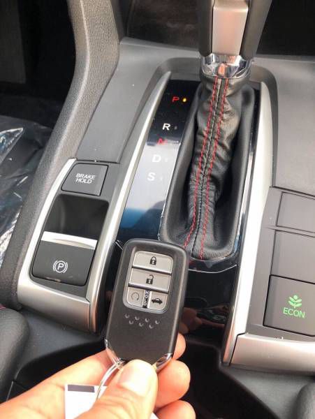 Honda Civic 1.5 RS Turbo 2019 moi Binh Duong - Co Xe Giao Ngay - Uy Tinh - Chat Luong