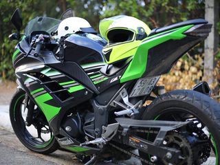 Kawasaki Ninja 300 Đen Đậm Xanh Lá - 2017